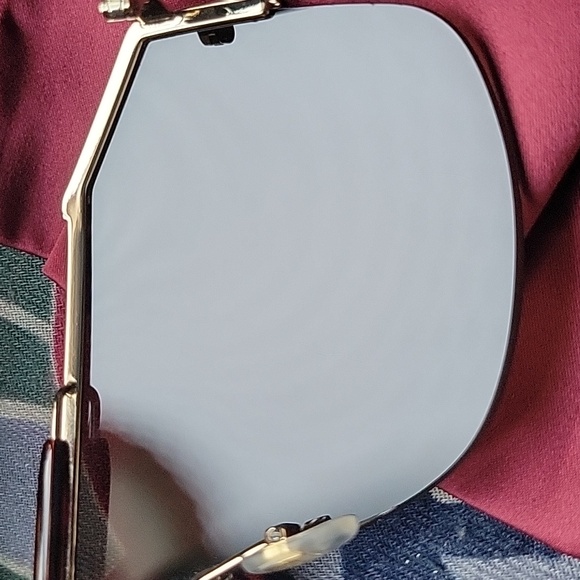 Authentic Gucci Sunglasses - Picture 10 of 13